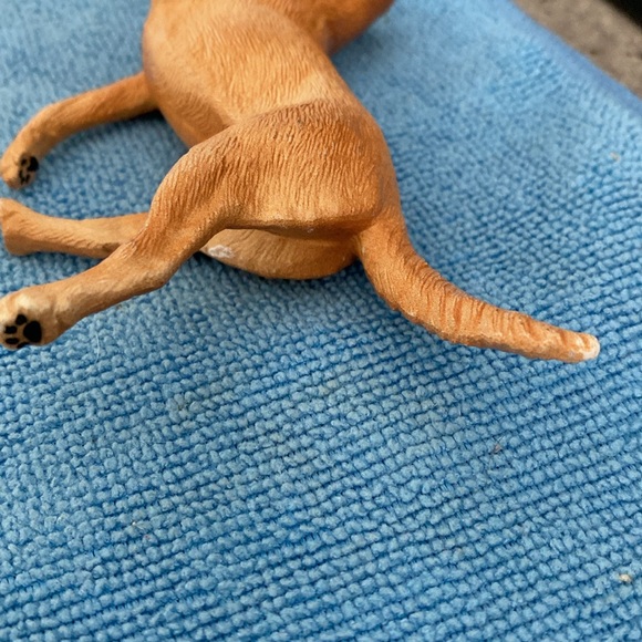 Breyer Dog Companion Animal Yellow Labrador Retriever - Picture 10 of 14